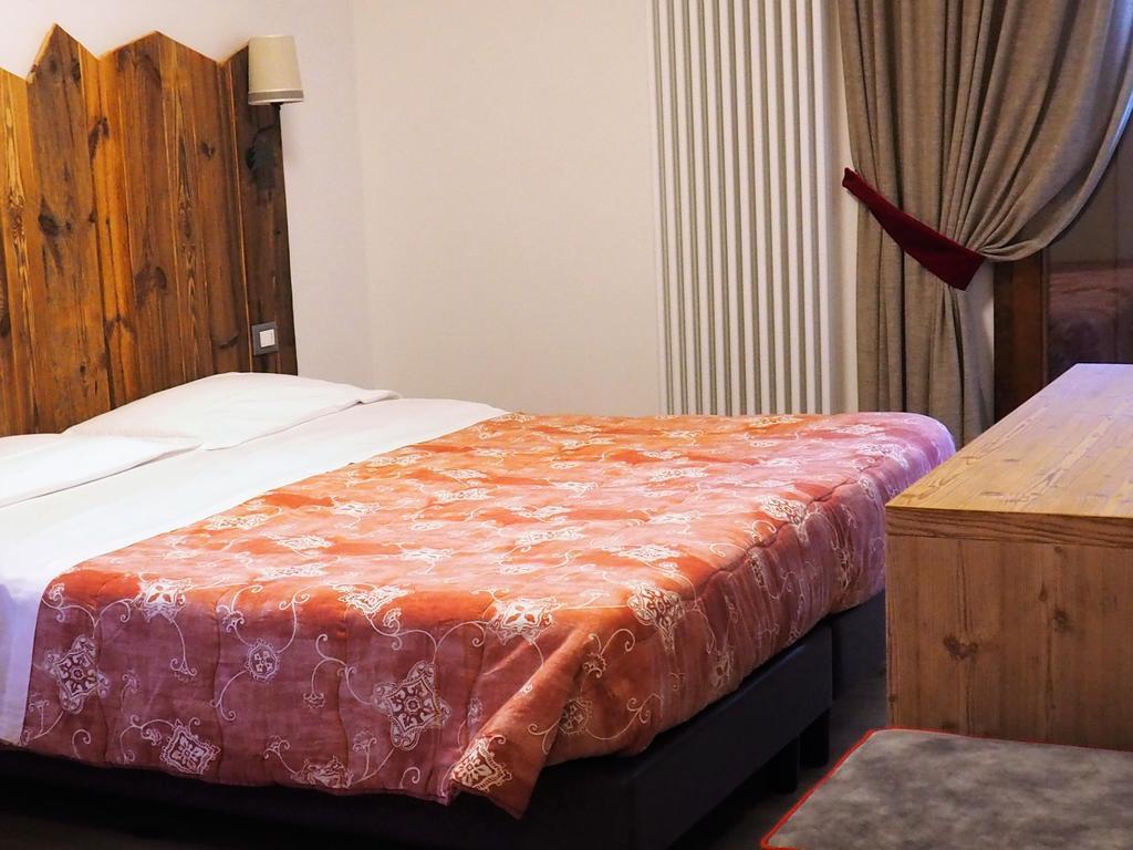 Hotel Serena ディマーロ エクステリア 写真